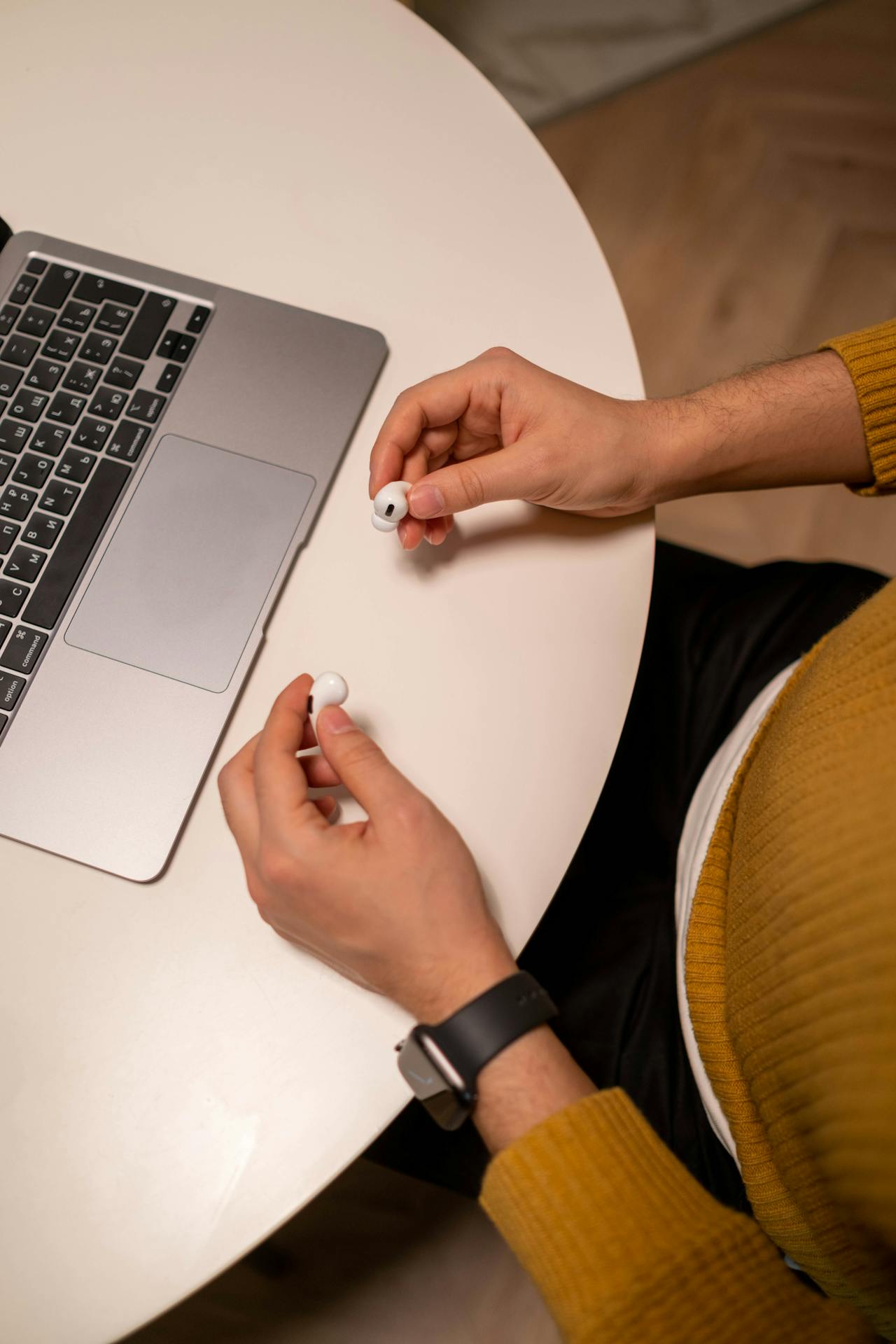 Hoe zet je noise cancelling aan op AirPods Pro